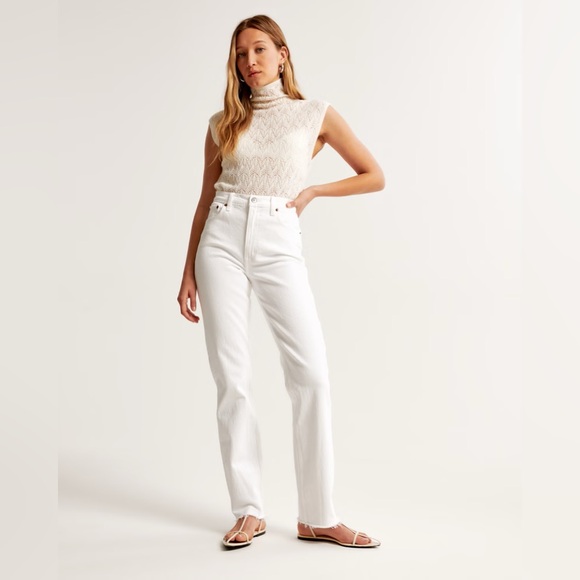 Abercrombie Women's Ultra High Rise 90s Straight Jean in Crème - Picture 1 of 11